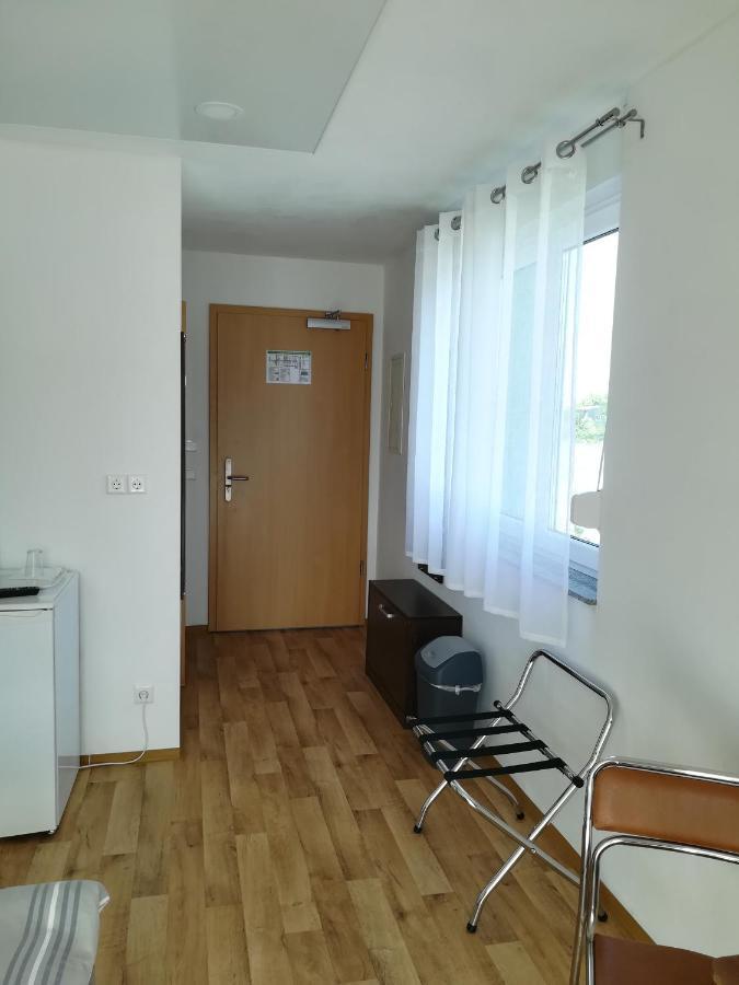 Jura Hotel ニュルンベルク エクステリア 写真